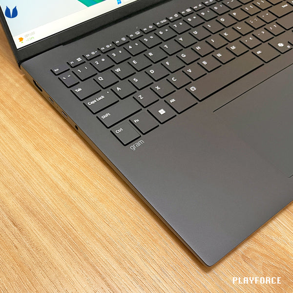 ThinkPad X1 Carbon Gen 13 (Ultra 7 258V, 32GB, 1TB, 2.8K OLED, 14-inch)